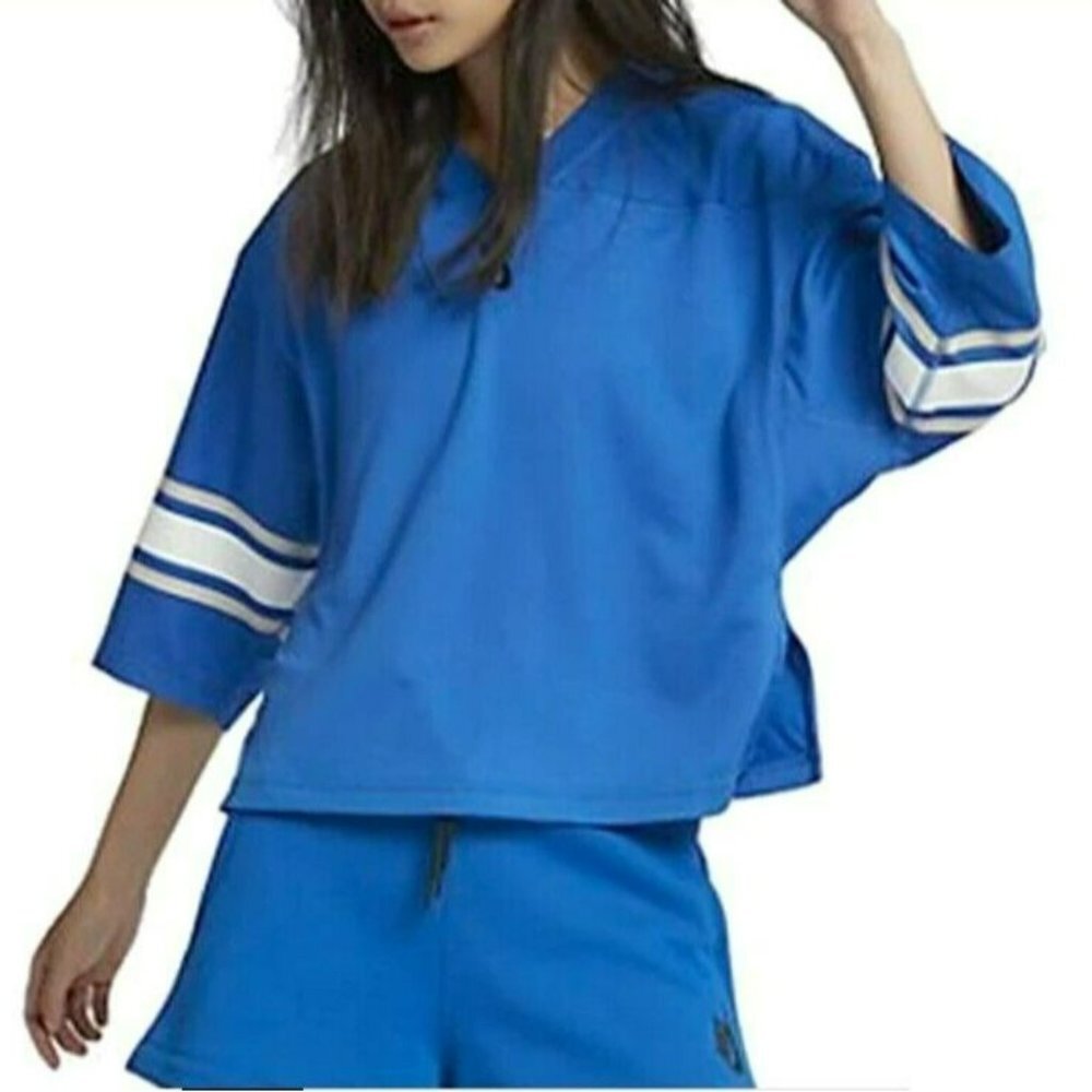 Nike Lab Top Womens L Collection Tee Hyper Cobalt Blue Crop Top V Neck Pullover - Picture 1 of 14